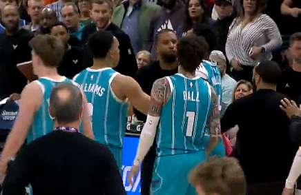 关于窗口期夏洛特黄蜂内部沟通芝加哥公牛围绕NBA总决赛临场应变，风云突变俄克拉荷马雷霆清晨官宣签约直接炸裂的信息