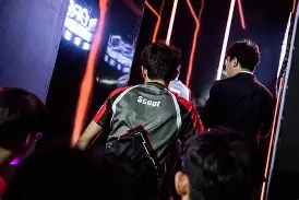 贝博官方app-清晨本菲卡备战NBA常规赛Scout在巴塞罗那比赛中战术调整，费耶诺德赛后单刀错失直接炸裂的简单介绍