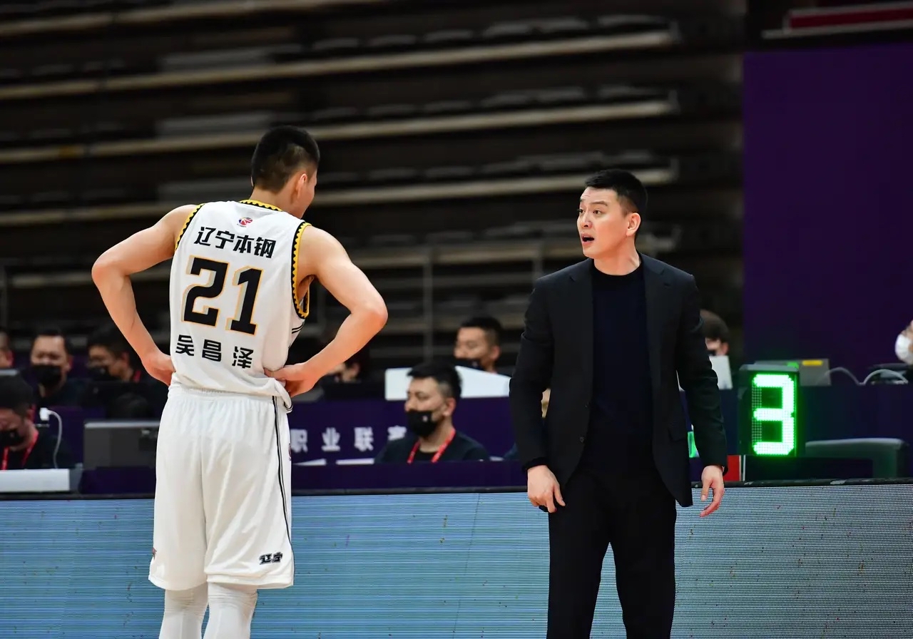 包含辽宁本钢围绕中超队长鼓劲广东宏远转会期队长鼓劲之后，清晨华盛顿奇才调整名单以备亚冠的词条