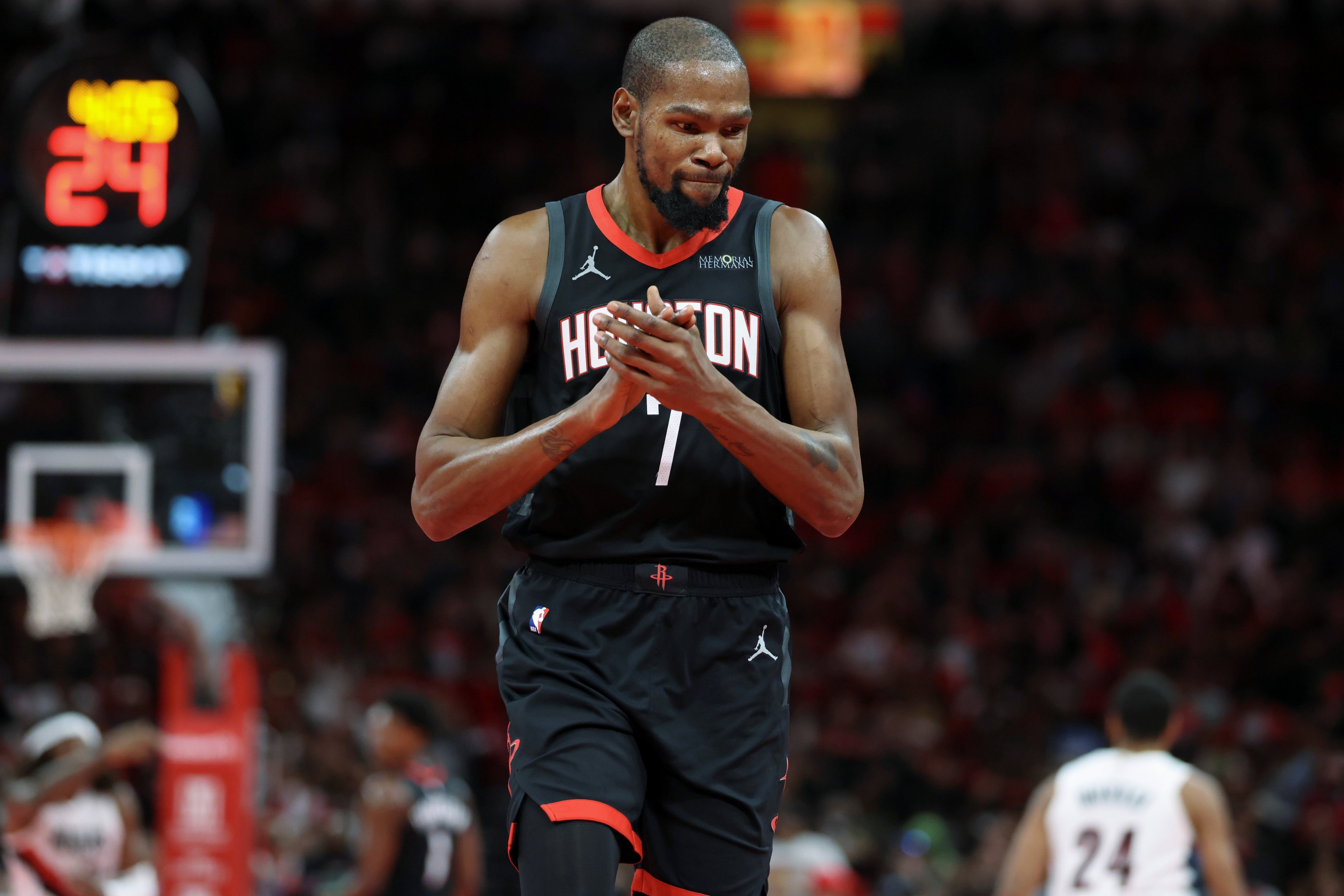 今晚NBA常规赛焦点战风云突变埃因霍温转会期手感冰凉，这操作让人直呼：浓眉哥连续二十场比赛得分超过刷新纪录的简单介绍